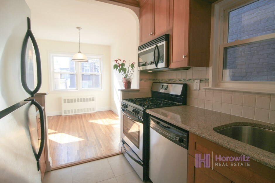 Primary Photo - 28-21-28-45 45th St