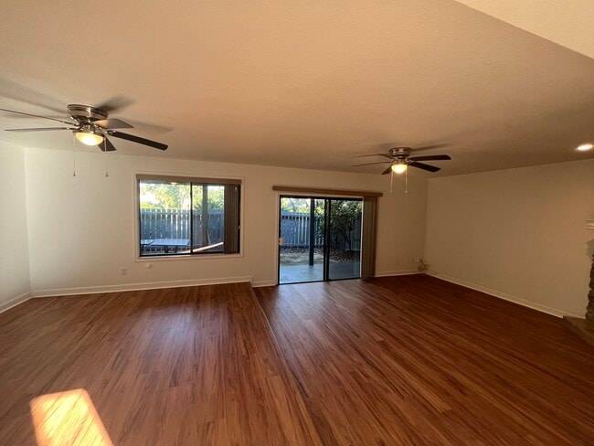 Foto del edificio - 212 Pine Cone Trail