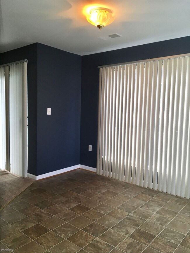 Building Photo - 4402 Silverbrook Ln