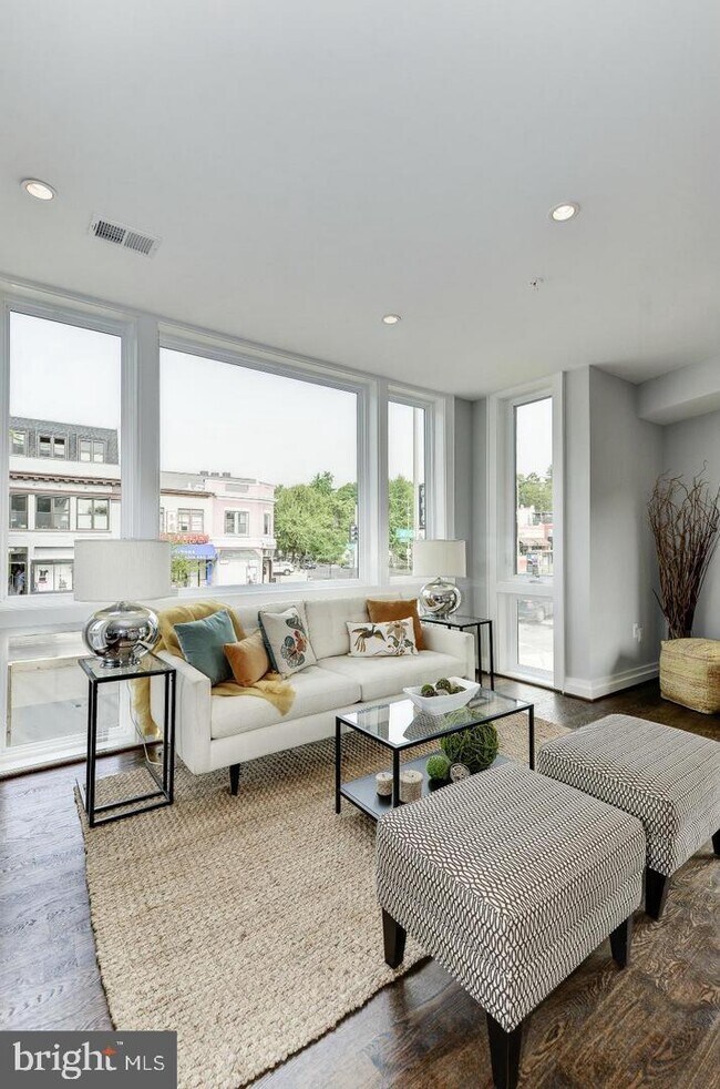 Foto del edificio - 3619 14th St NW