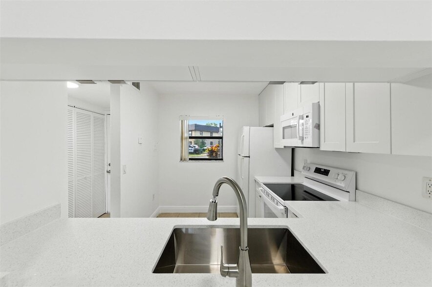 Foto principal - 141 NW 93rd Ave