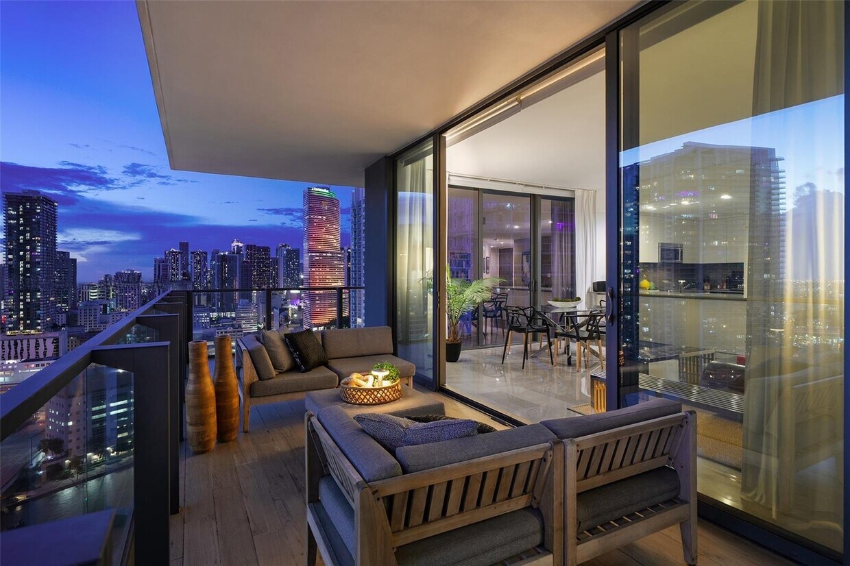 Foto principal - 68 SE 6th St