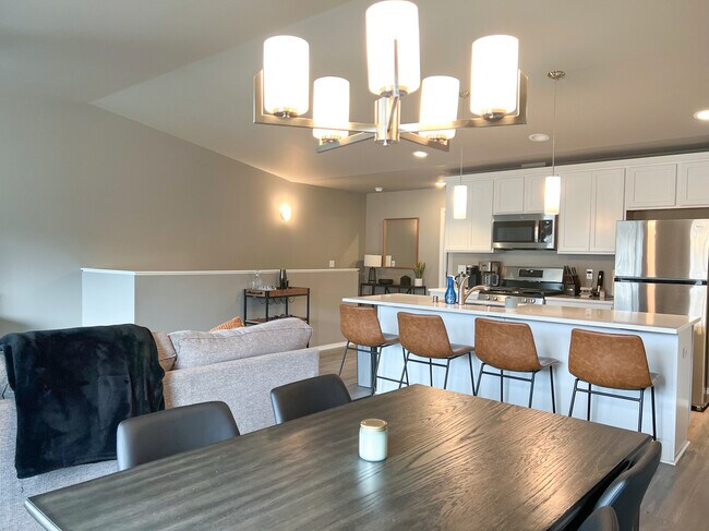 Foto del edificio - 2371 Irontree Pl