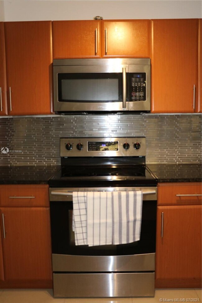 Building Photo - 13236 SW 111th Ter  3-4 Miami Fl 33186