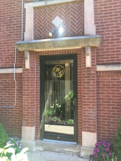 Foto del edificio - 3066 E 79th St