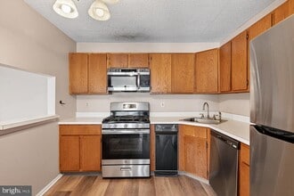 Building Photo - 41 Rickard Ct