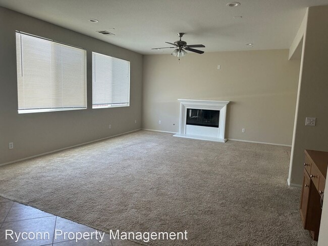 Building Photo - 5 br, 3 bath House - 655 Suncap Circle