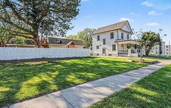 Building Photo - 1341 N 45th St
