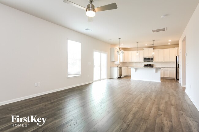 Building Photo - 418 Stonefence Dr
