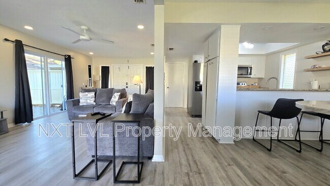 Foto del edificio - 4279 Island Cir