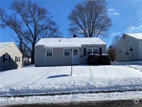 Building Photo - 1046 Overland Ave NE