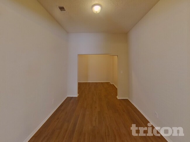 Building Photo - 602 Snapdragon Trail