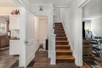 Building Photo - 811 Sybil St