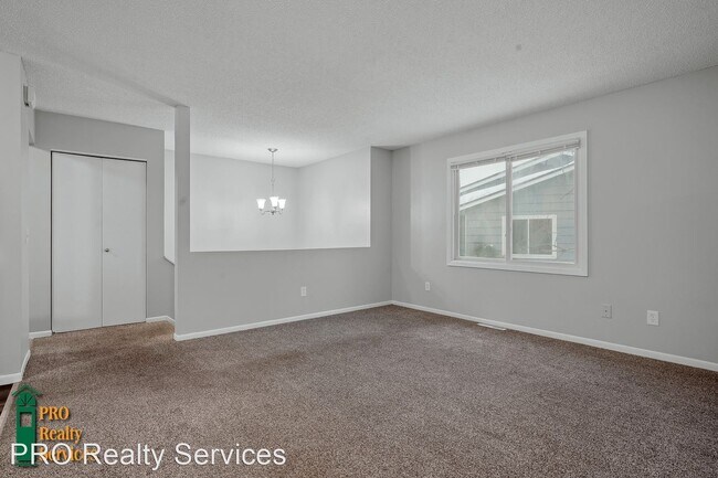 Building Photo - 3 br, 1.5 bath House - 4422 Cinnamon Ridge...