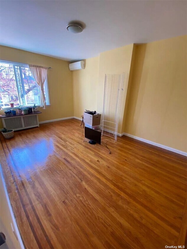 Foto principal - 53-44-53-66 66th St