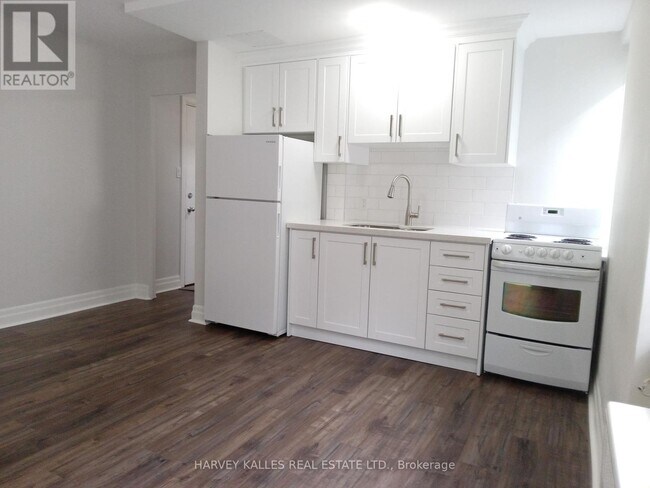 Building Photo - 464-464 Summerhill Ave