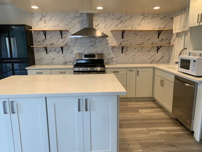 encimeras de cuarzo - 2032 E Bermuda St