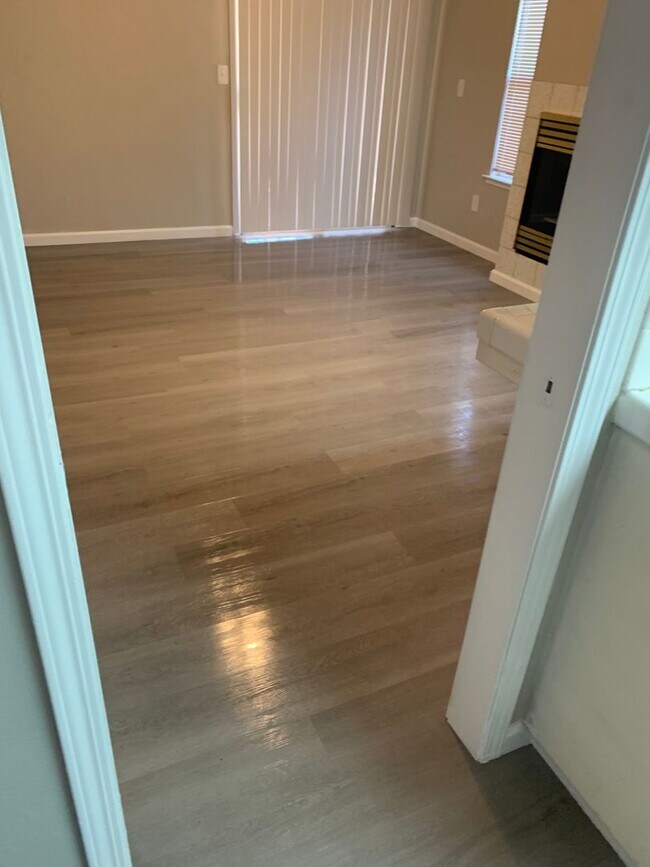 Foto del edificio - Spacious 3-Bedroom Home with Backyard in Fresno!