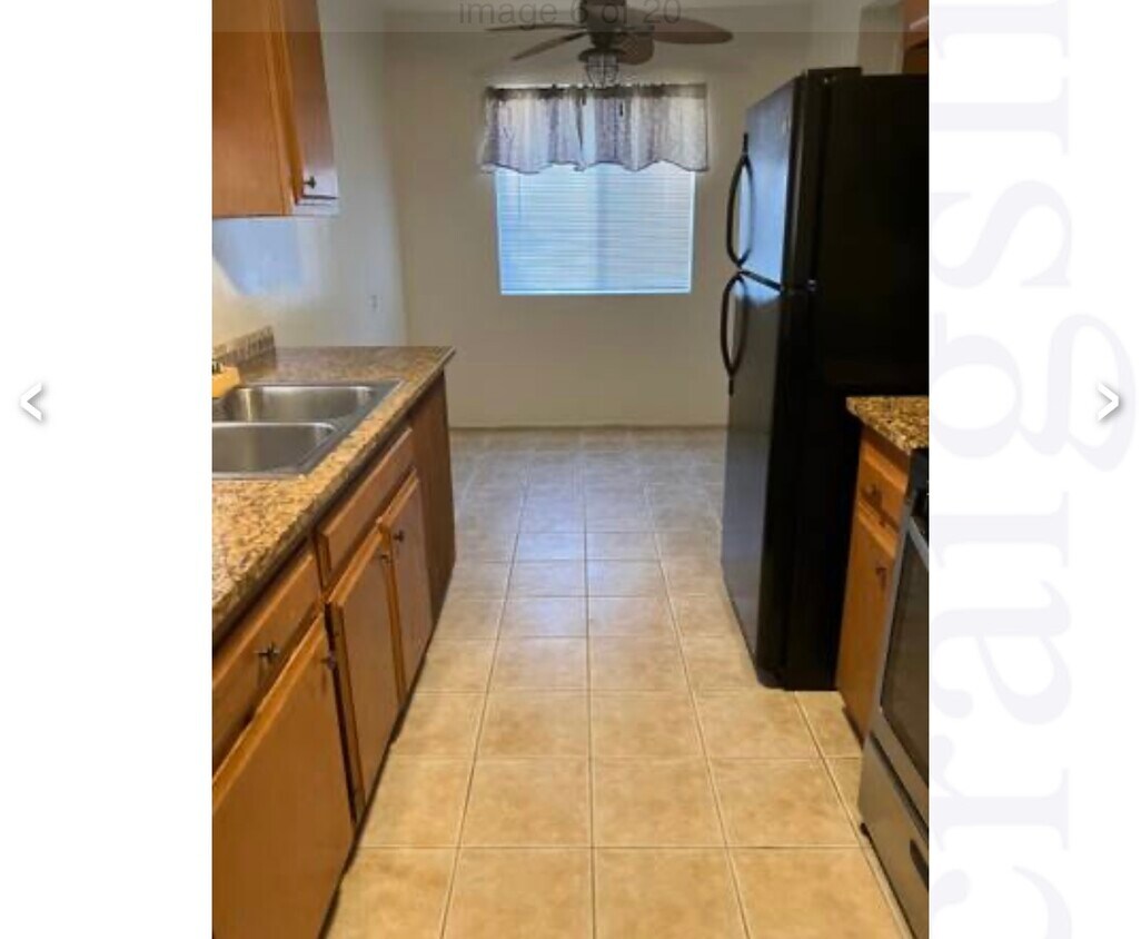 Kitchen & dining area - 203 Coneflower St