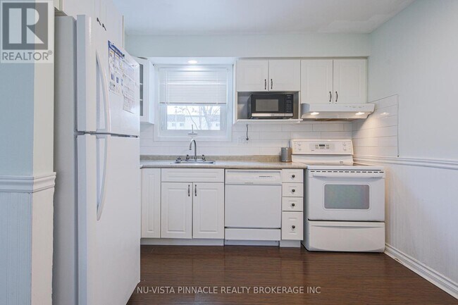 Building Photo - 770 Fanshawe Park Rd E