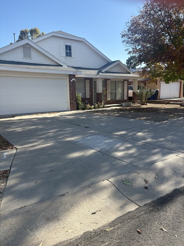 Foto principal - 6712 Gleason Ave NW