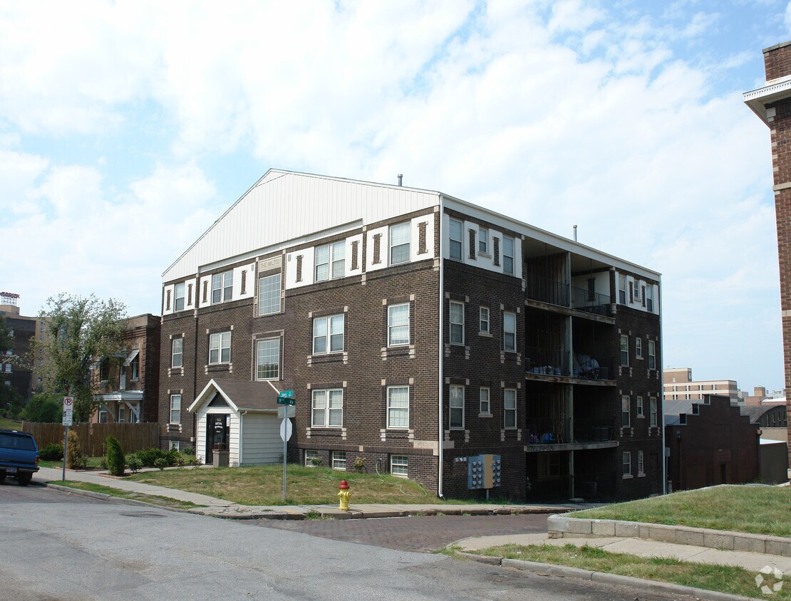 Building Photo - Milton Apartments