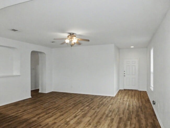 Building Photo - 1726 E Mesa Park Dr