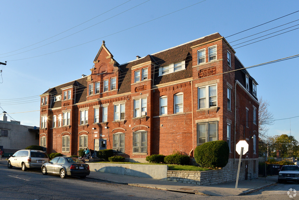 Primary Photo - Chapel Square Apartments