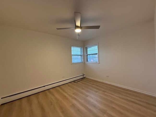 Foto del edificio - 7762 Madison St