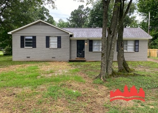 Building Photo - 1561 Winfield Rd
