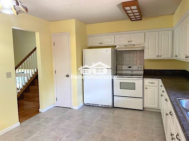 Foto del edificio - 8008 Regent Ave N