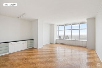 Building Photo - 160 W 66th St