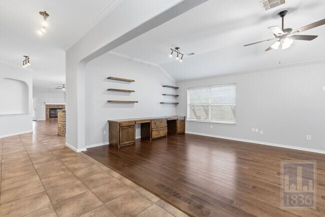 Building Photo - 420 Torrington Dr