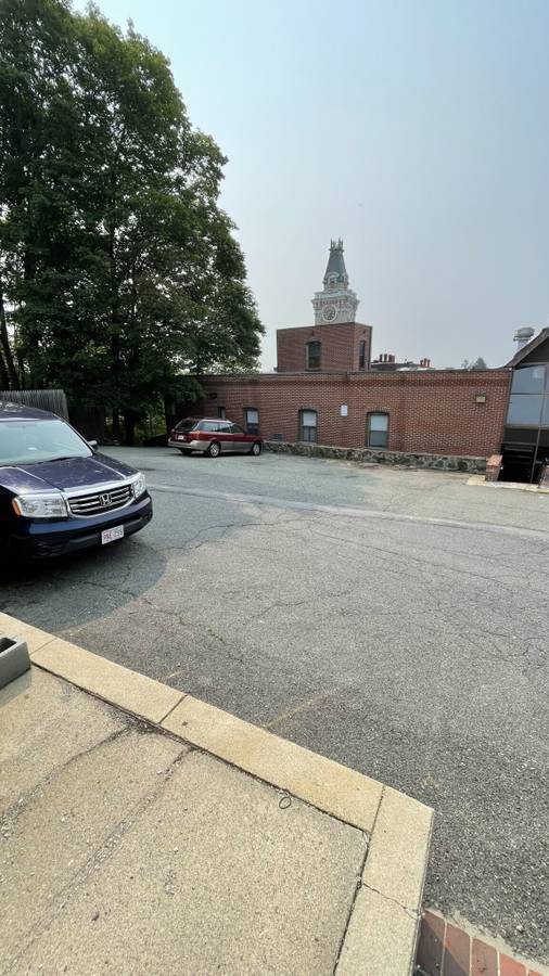 Building Photo - 66 Devens St
