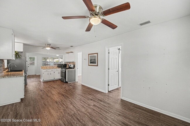 Building Photo - 1276 Gary Dr