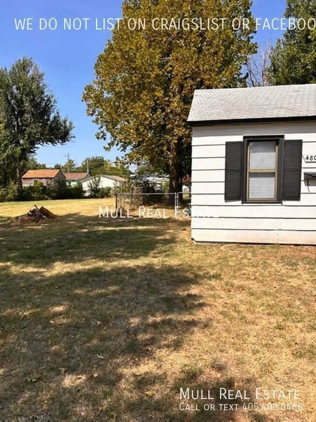 Building Photo - 4801 N Willow Ave
