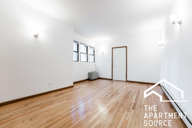 Building Photo - 621 W Melrose St