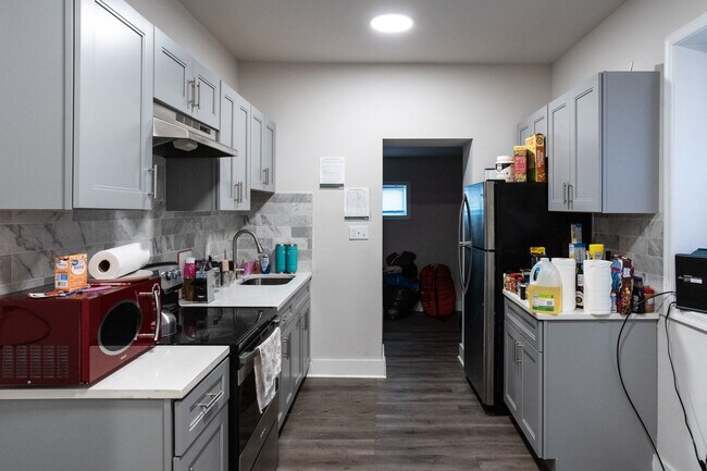 Foto del edificio - 3319 H St