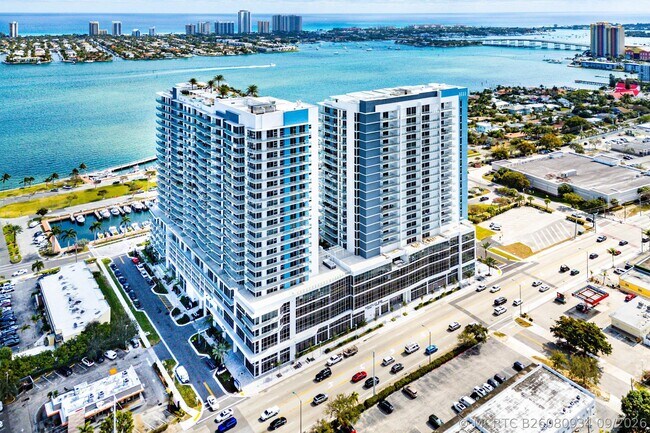 Foto del edificio - 220 Lake Shore Dr