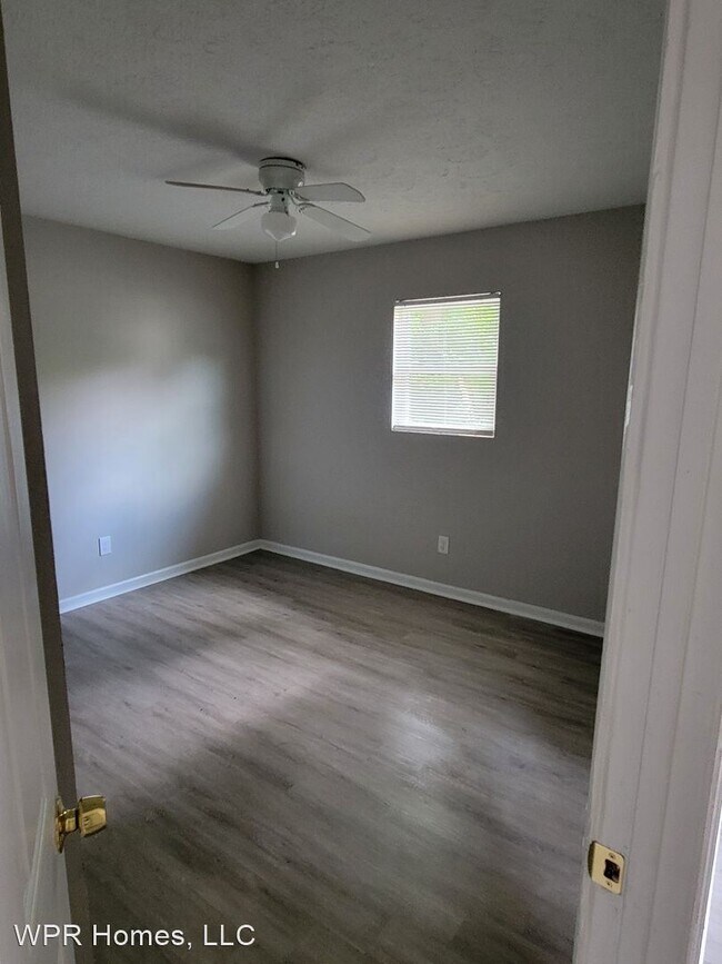 Building Photo - 2 br, 1 bath House - 6077 Pine Street Unit 6