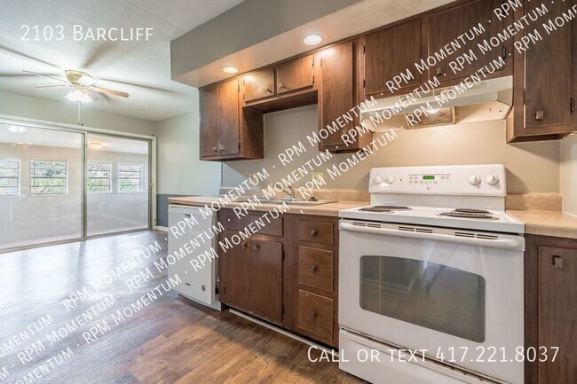 Foto del edificio - CUTE 2 BEDROOM / 2 BATH DUPLEX IN GLENDALE...
