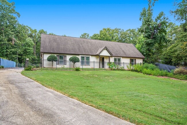 Building Photo - Lovely 3BR/2BA Duplex close to Downtown Covington!