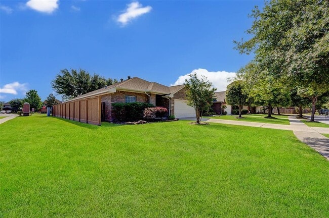 Building Photo - 32403 Cross Spring Park Ln