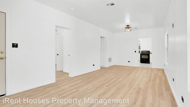 Foto del edificio - 2 br, 2 bath House - 809 NW G St