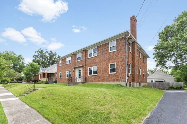 Building Photo - Oakley- Charming 4 family and desirable street
