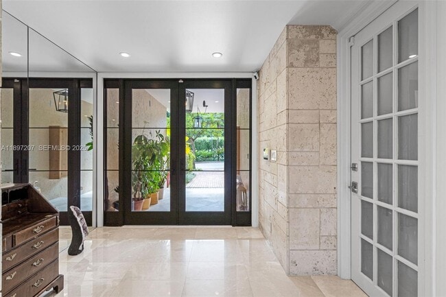 Building Photo - 6124 Paradise Point Dr