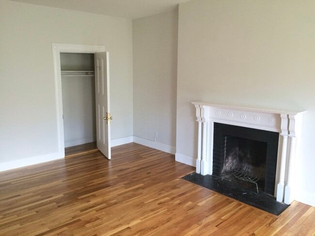 Building Photo - 475 Beacon St