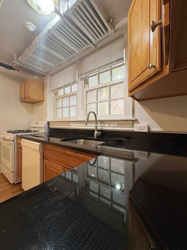 Foto del edificio - 1454 Oak Ave