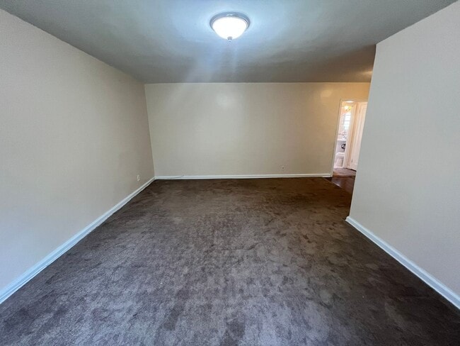 Foto del edificio - 63-11 110th St