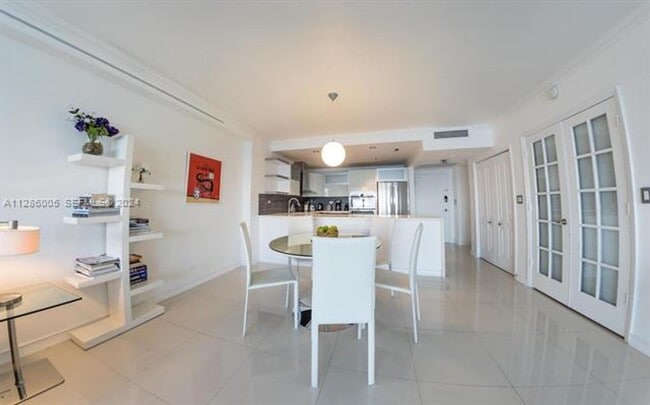 Foto del edificio - 5601 Collins Ave